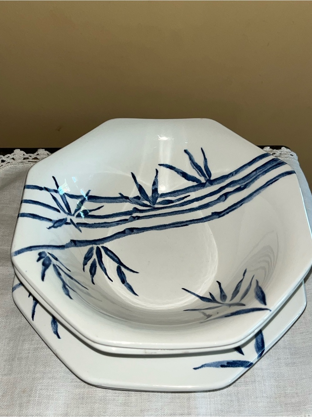 J & G Meakin Blue and White Ironstone Set of 2 Soup Bowls and Appetizer Plates